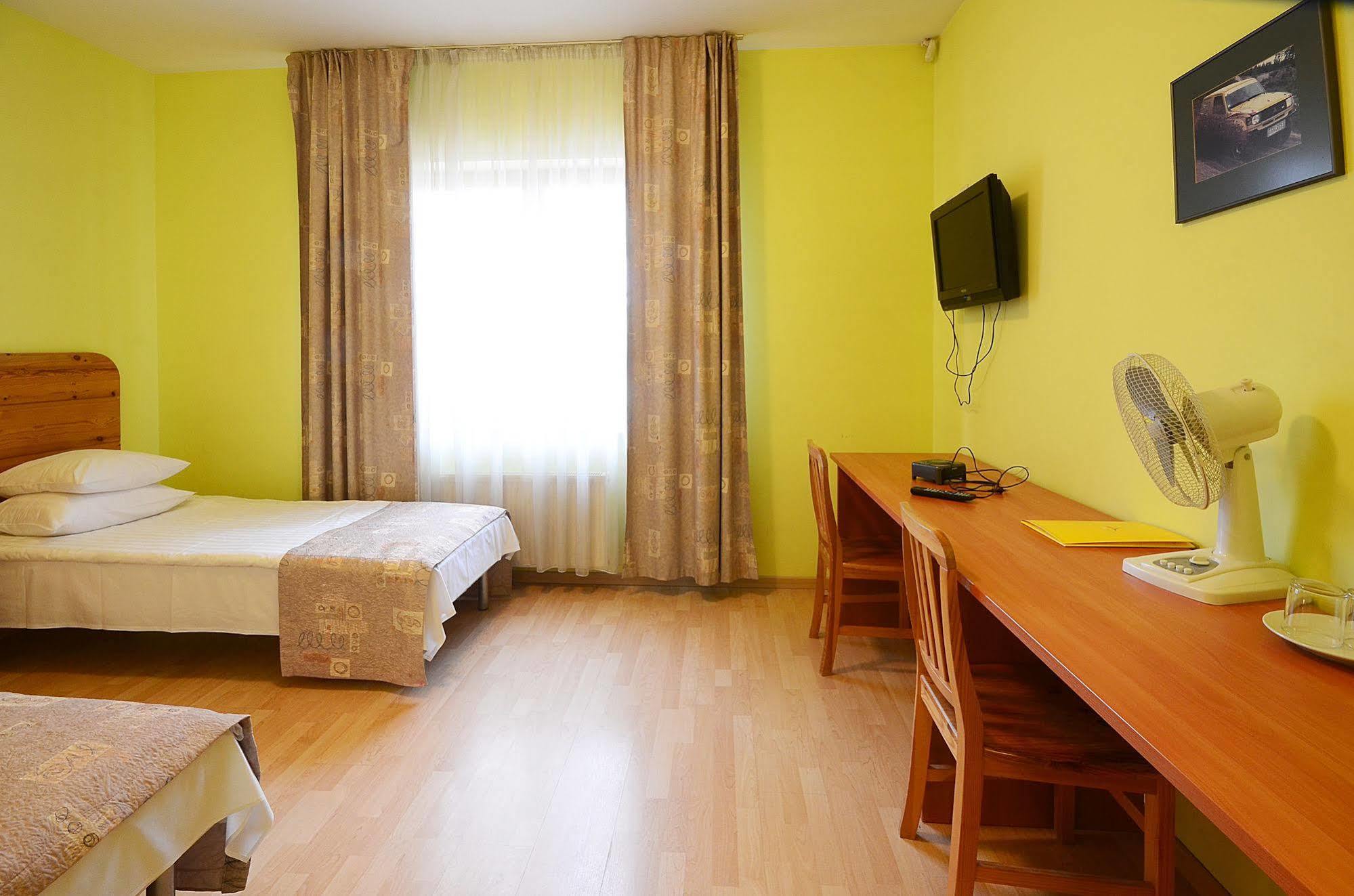 Hotel Abc Airport 里加 外观 照片